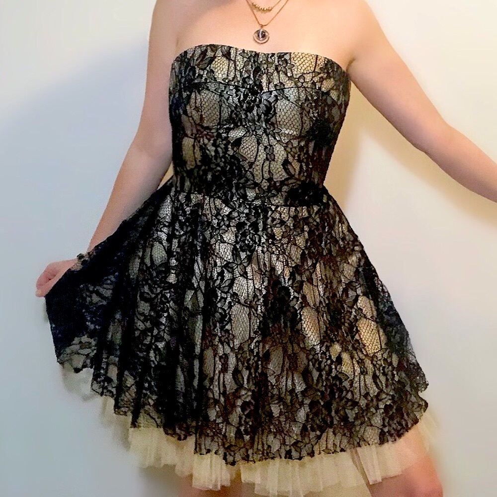 SANS SOUCI NWT lace overlay strapless mini dress